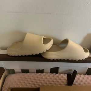 Yeezys Size 6 (Women’s) Bone Color